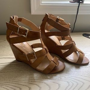 Size 8 EXPRESS Wedge